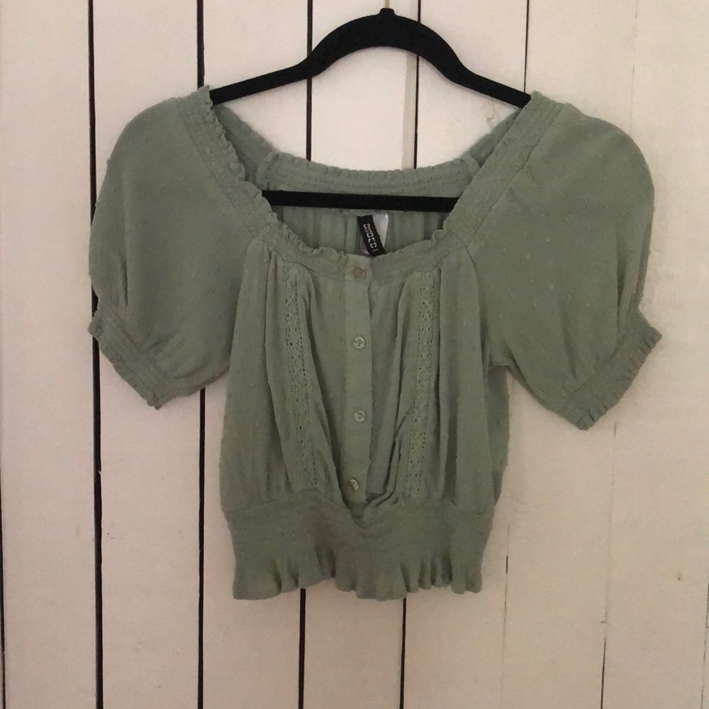 Cap sleeved semi crop top